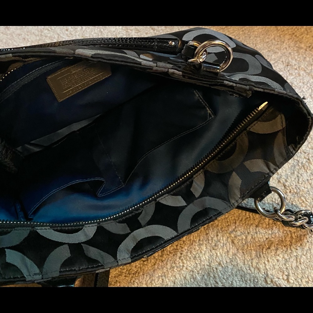 Shoulder bag in a great condition.